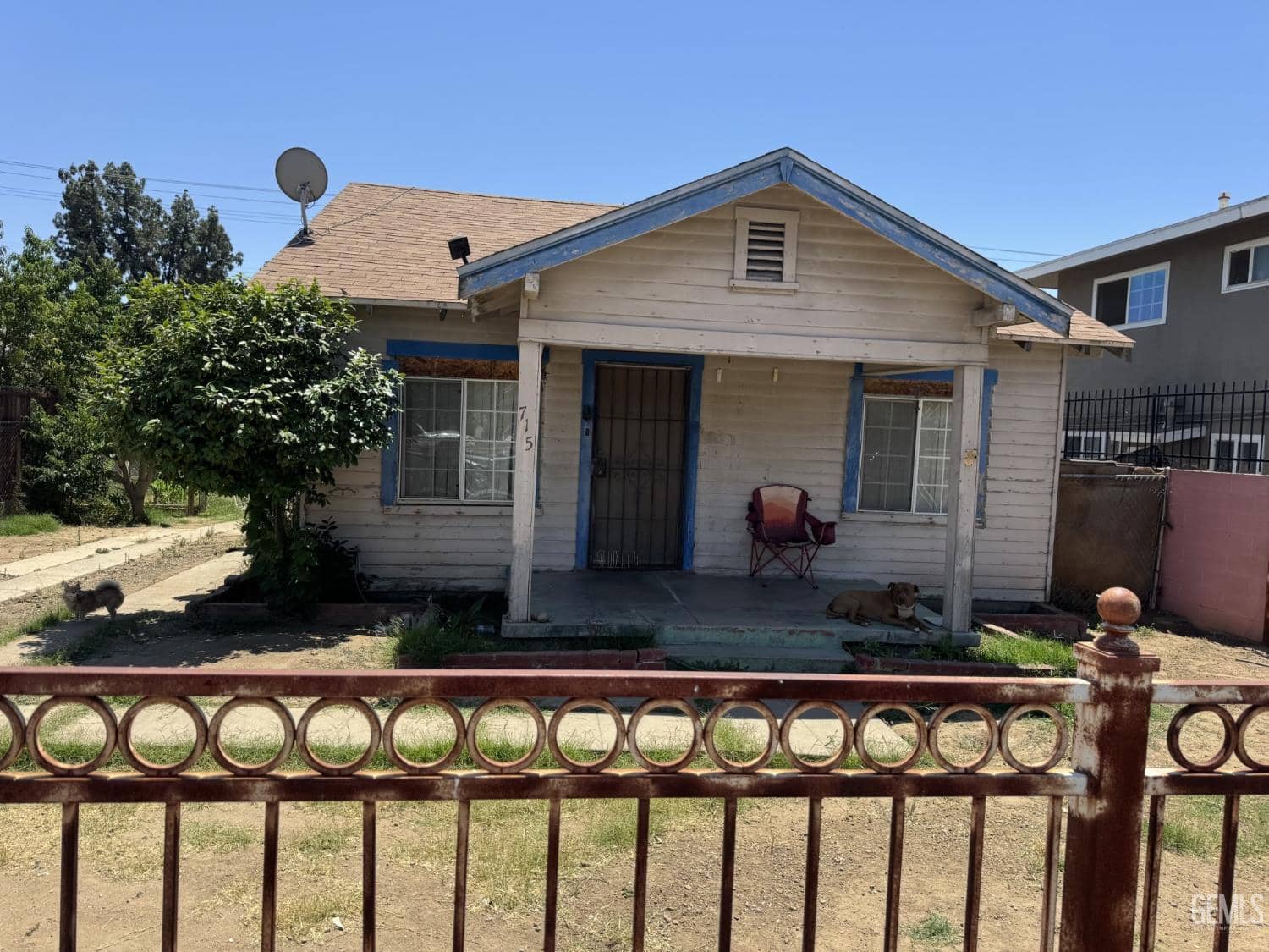715 Knotts Street — photo 1