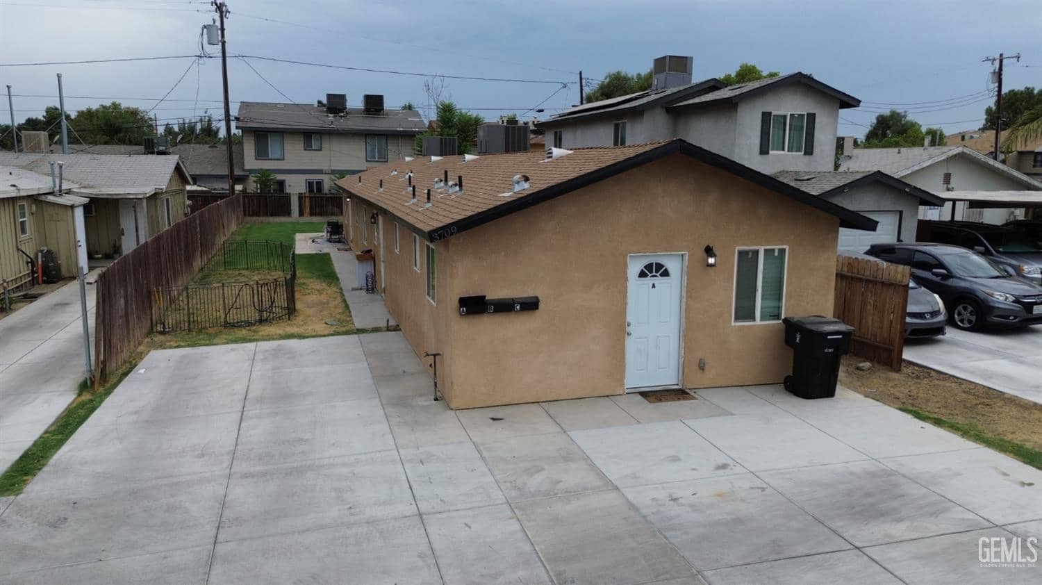 3709 Jewett Avenue