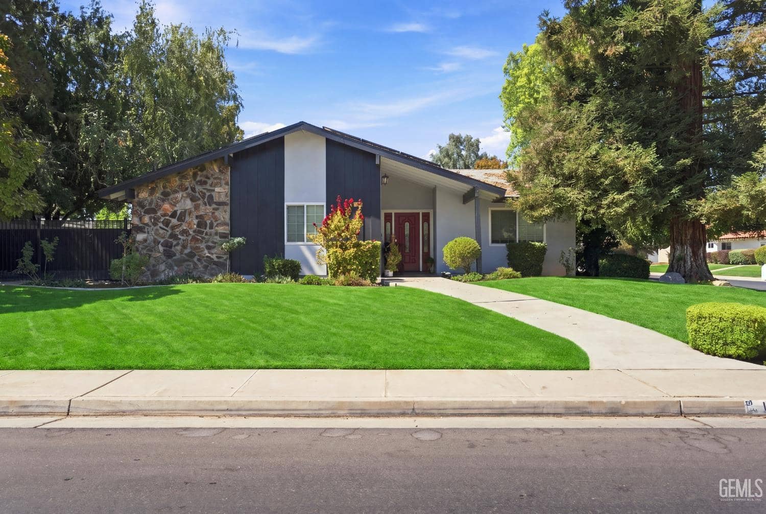 1901 Glenmont Drive — photo 2