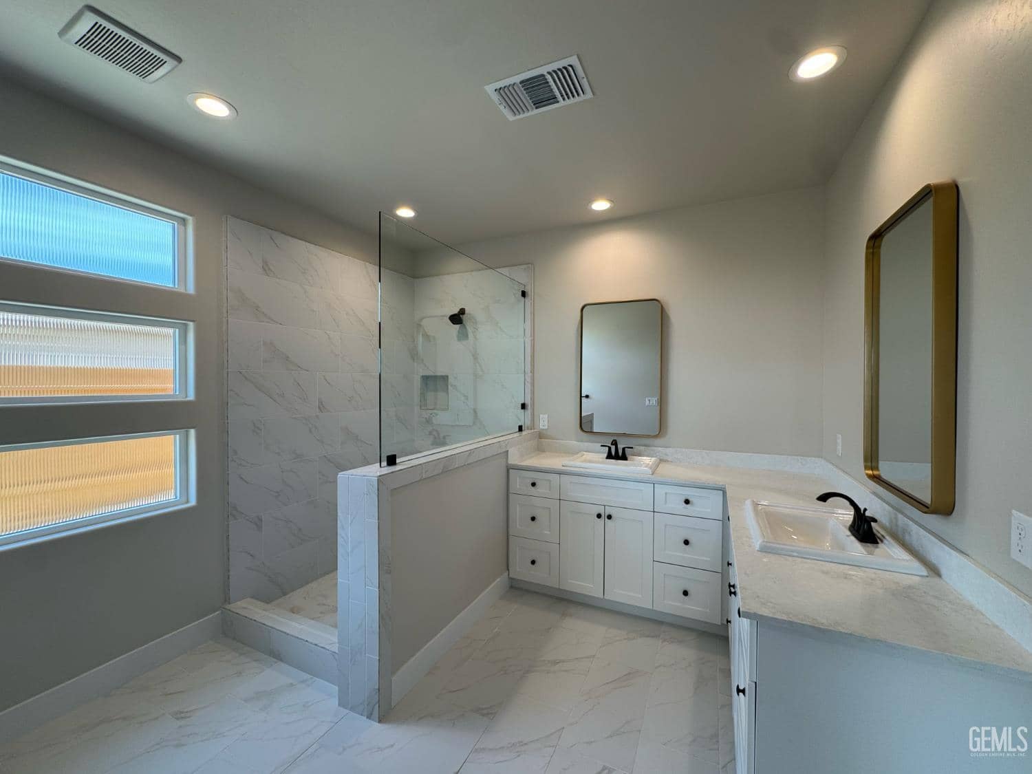 11017 Alcazar Avenue — photo 4
