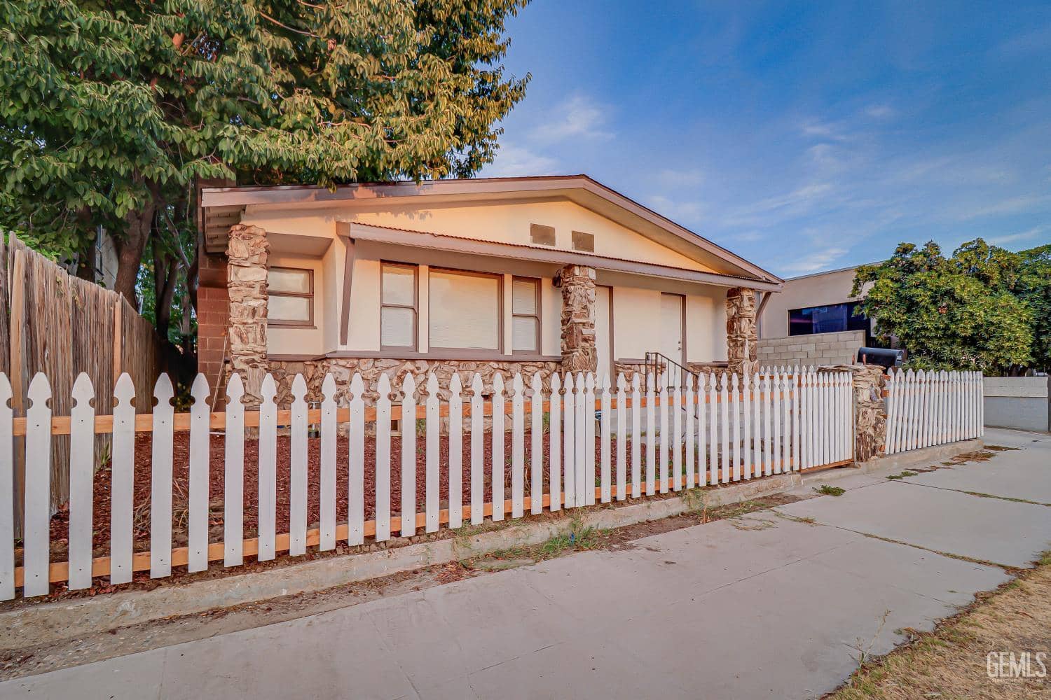2106 E Street — photo 2