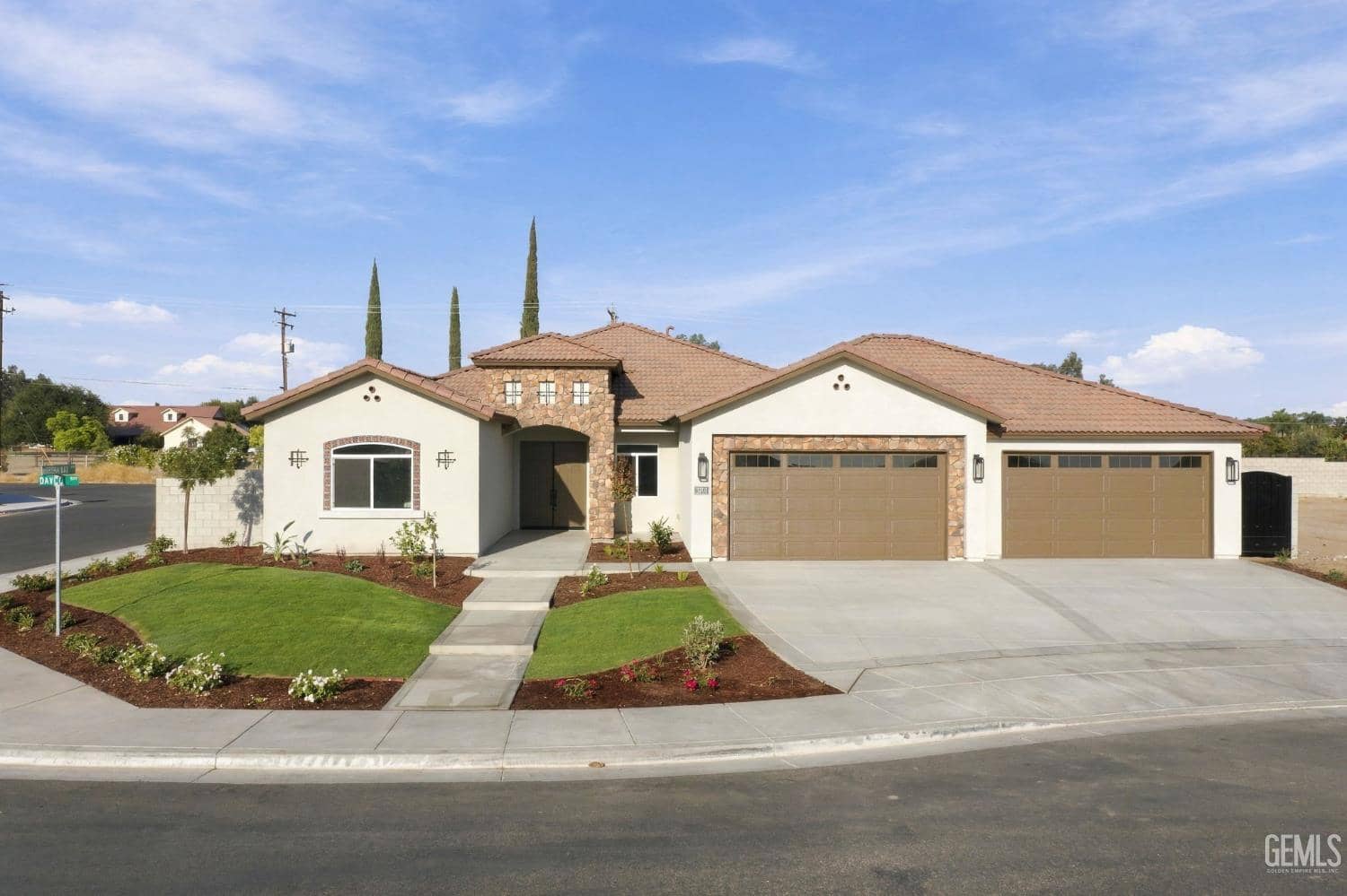 3701 Dayco Way — photo 1