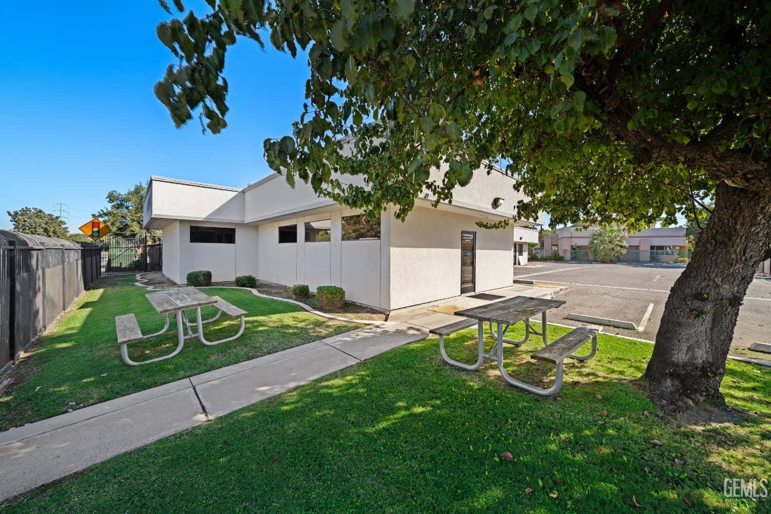 4000 San Dimas Street — photo 2