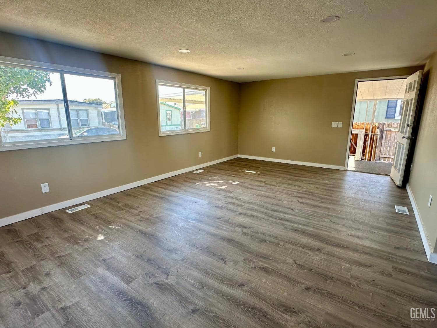 14035 Rosedale Highway — photo 5