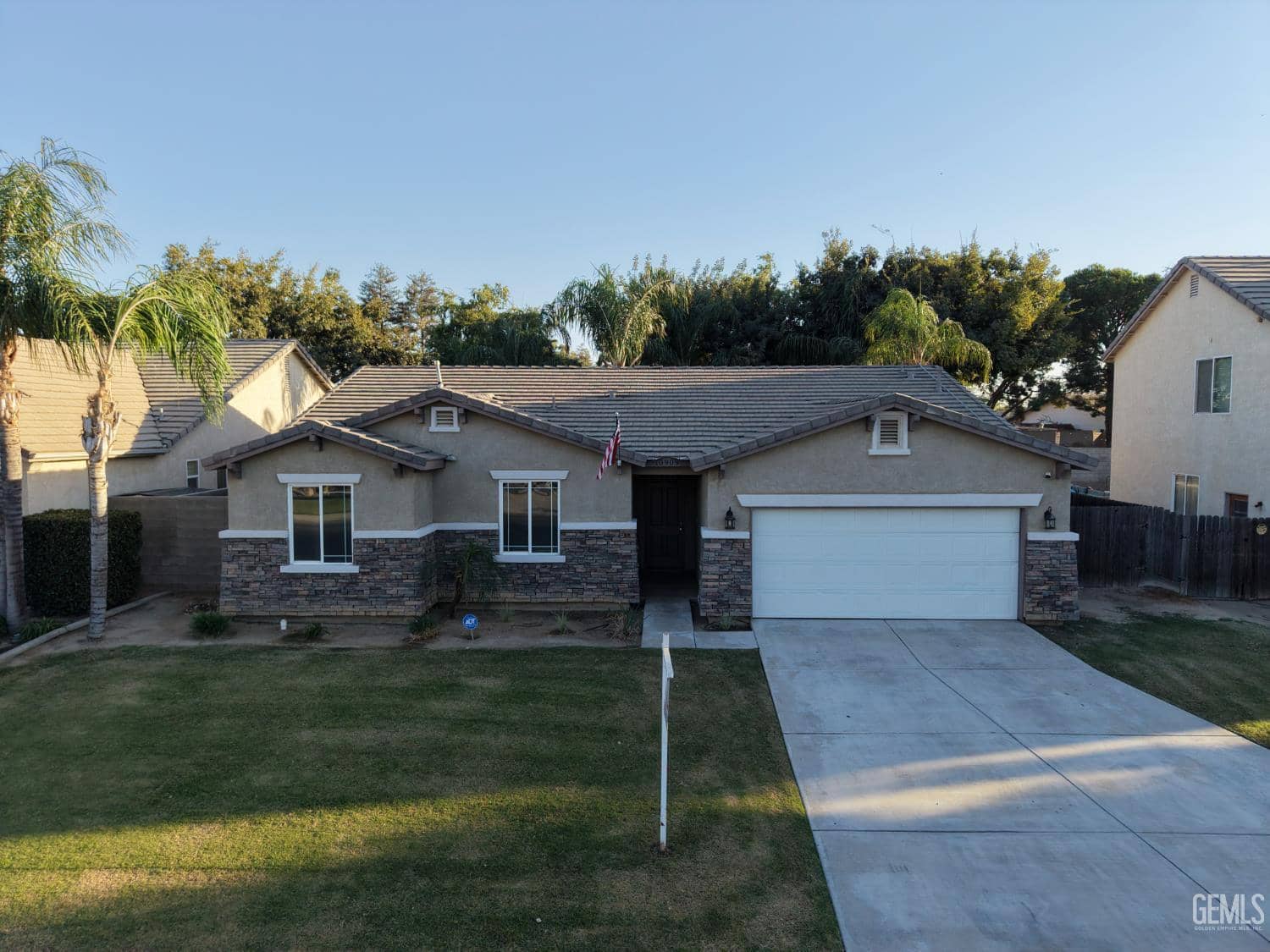 10909 Lewelling Street