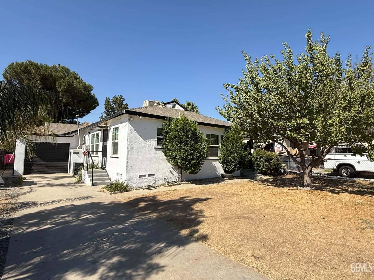 2609 Charleston Drive