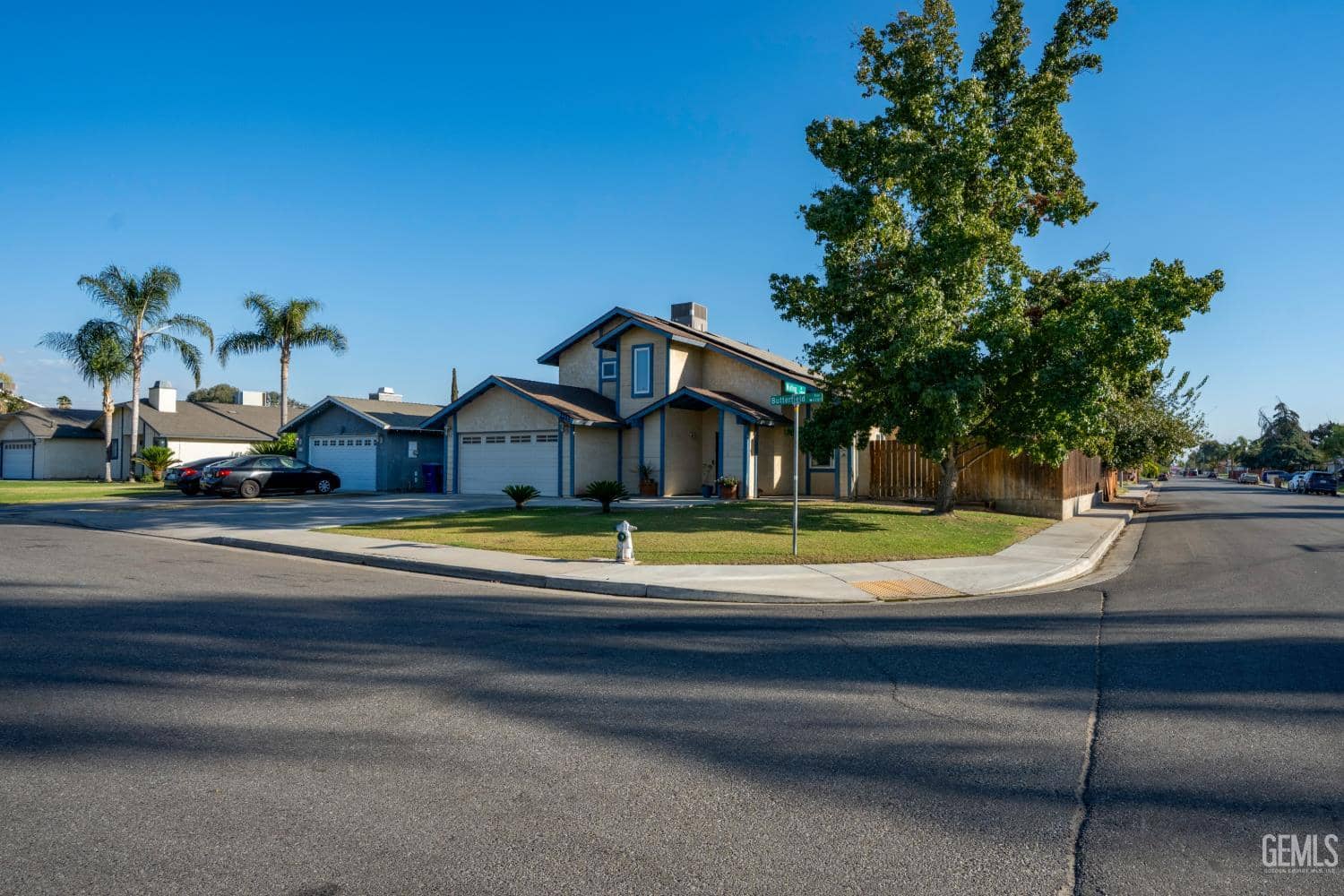 2213 Butterfield Avenue — photo 3
