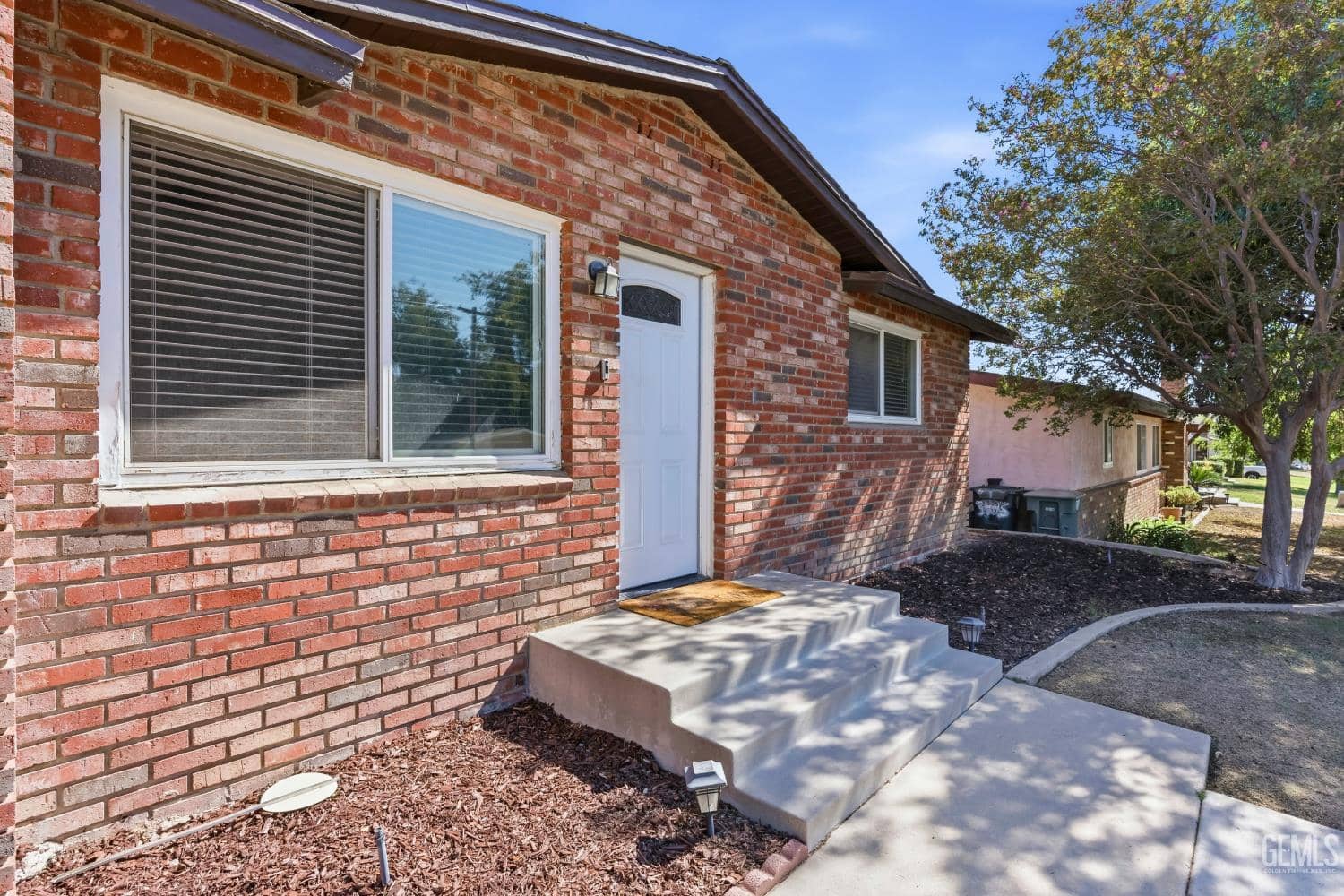 3109 Dwight Street — photo 4
