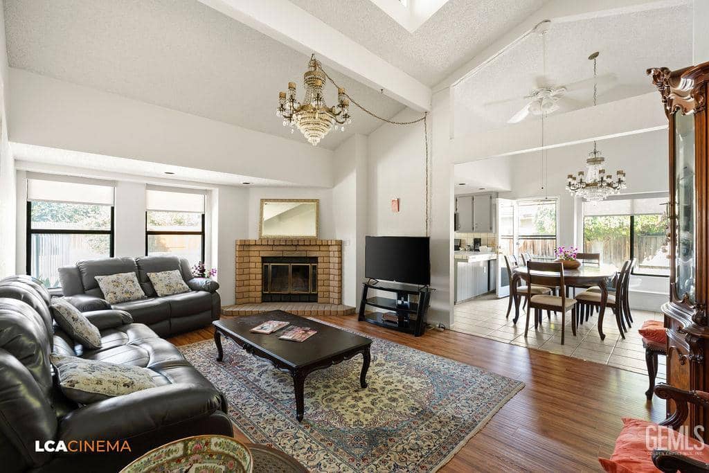 8425 Stuart Court — photo 5