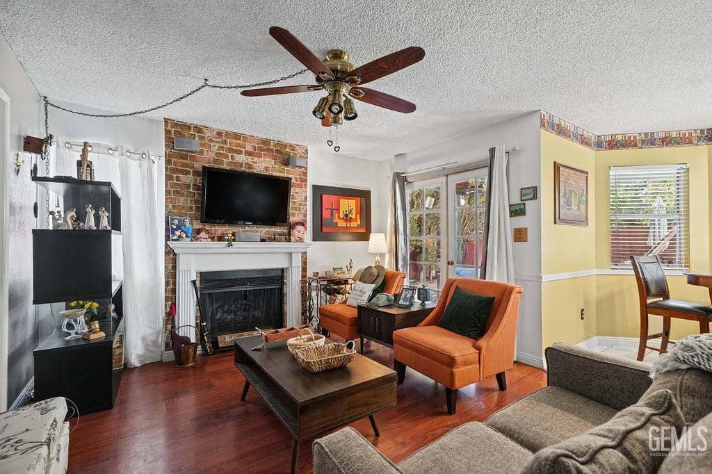 7805 Kandarian Way — photo 6