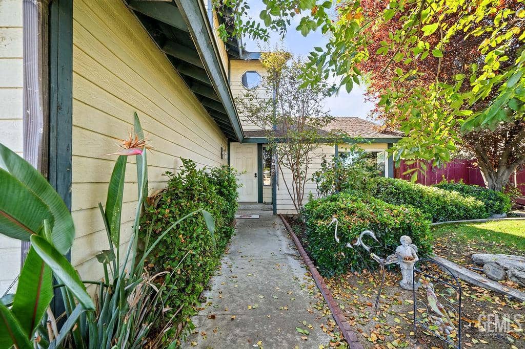 7805 Kandarian Way — photo 3