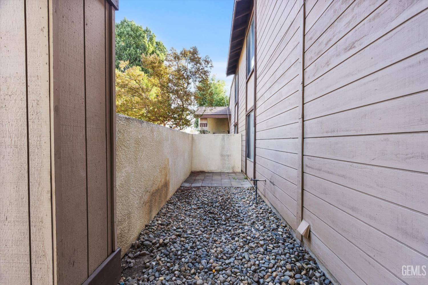 5501 Dunsmuir Road — photo 5
