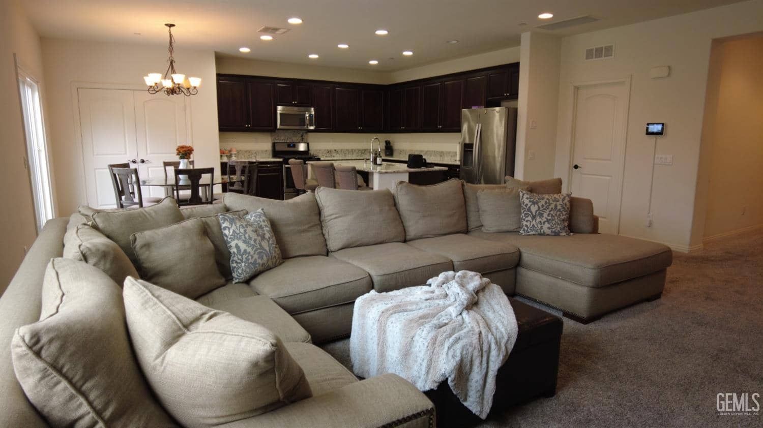5910 Amber Ridge Drive — photo 3