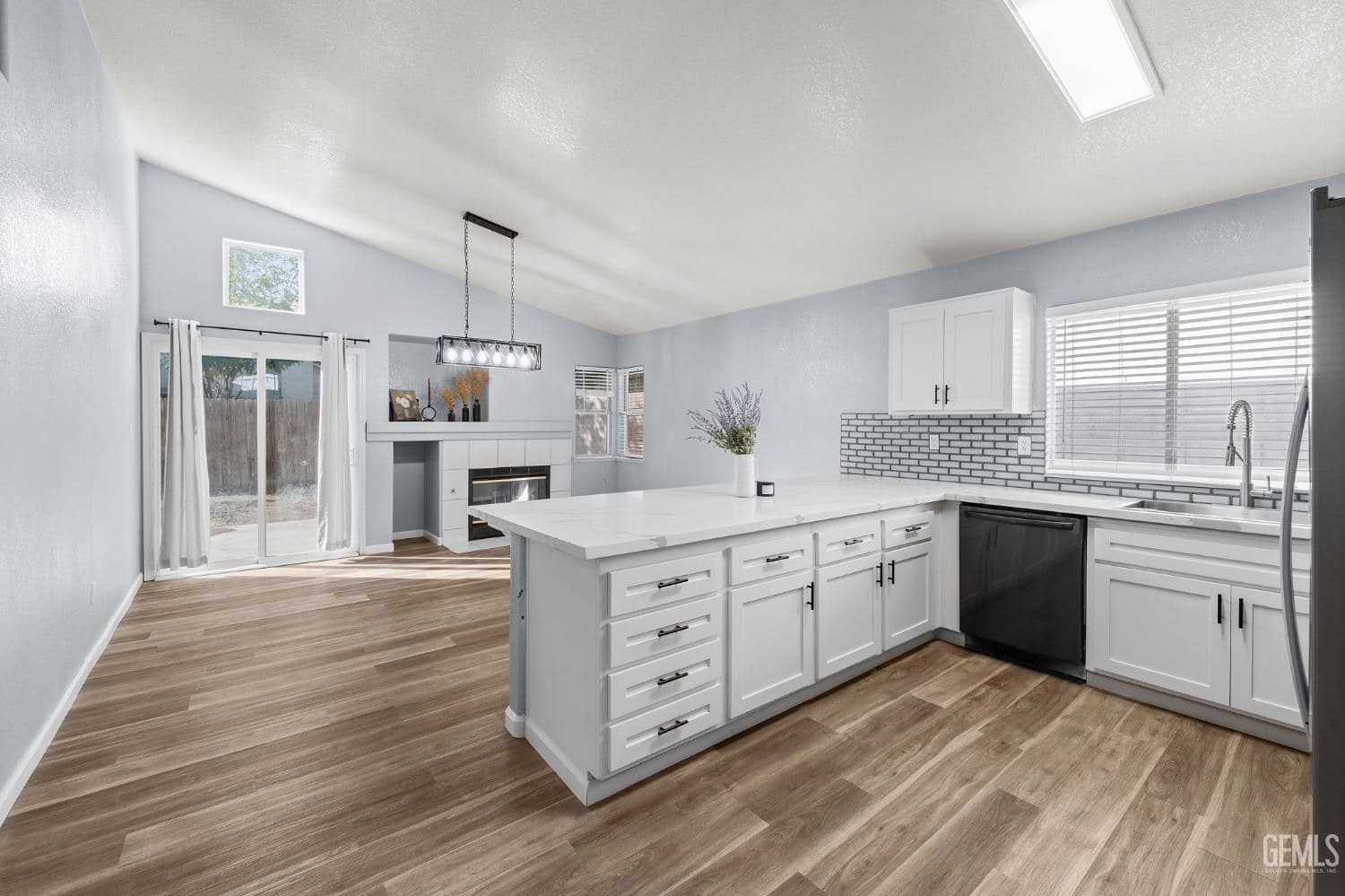 4907 Oakville Court — photo 5
