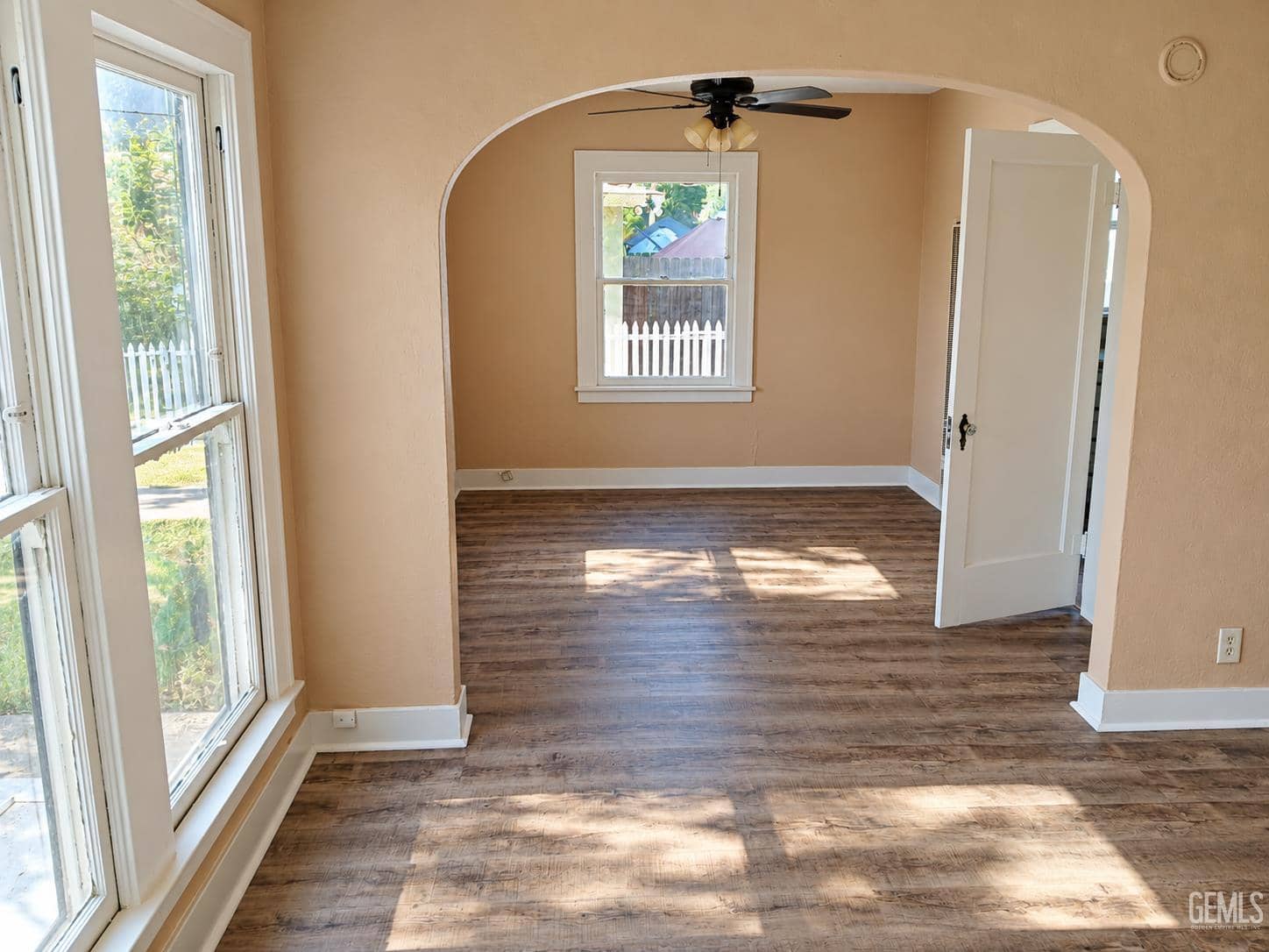 319 Holtby Road — photo 3
