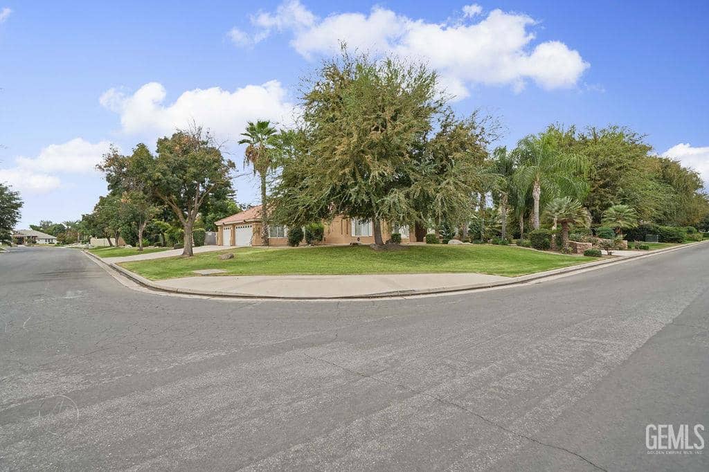15915 Legacy Court — photo 4