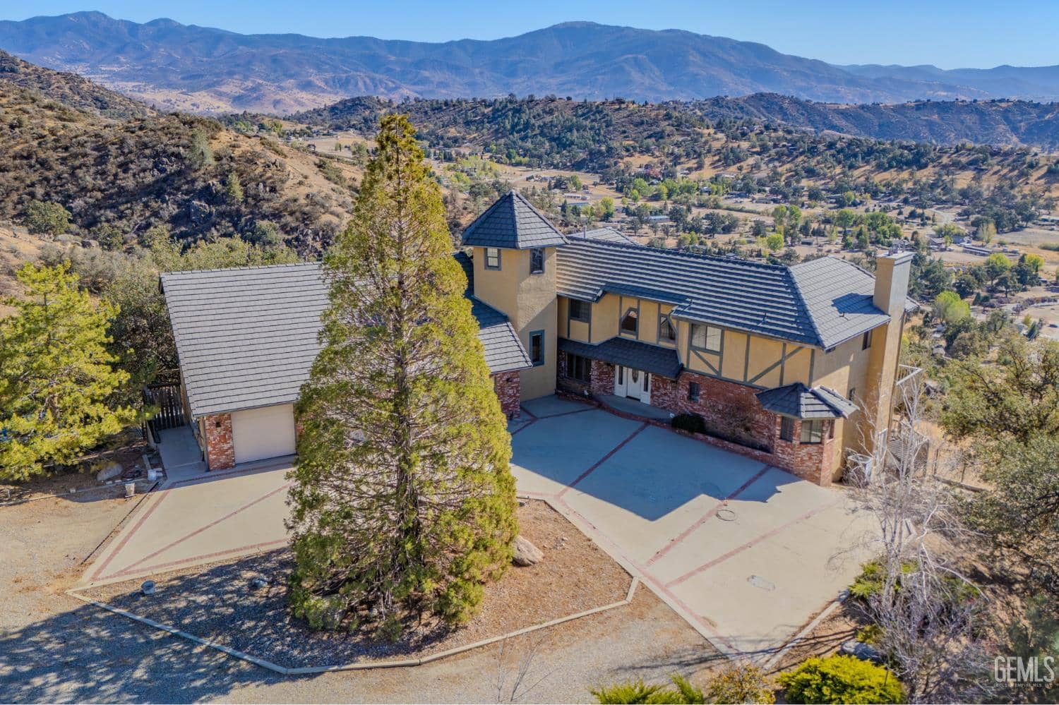24050 Jacaranda Drive — photo 2