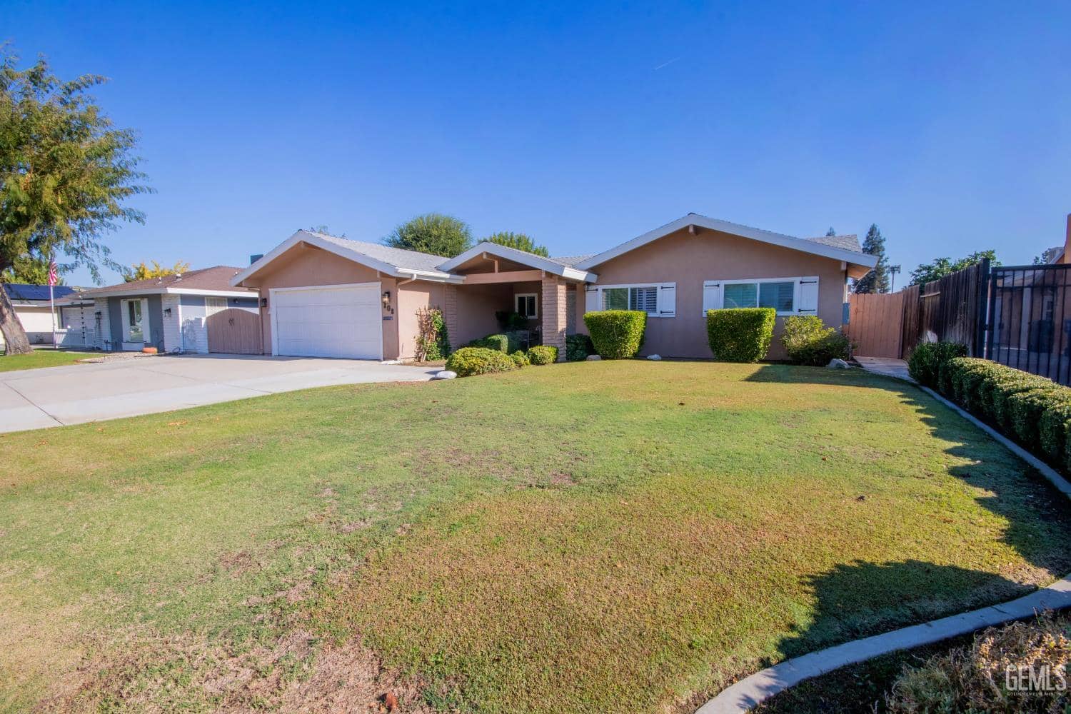 208 Bermuda Street — photo 4