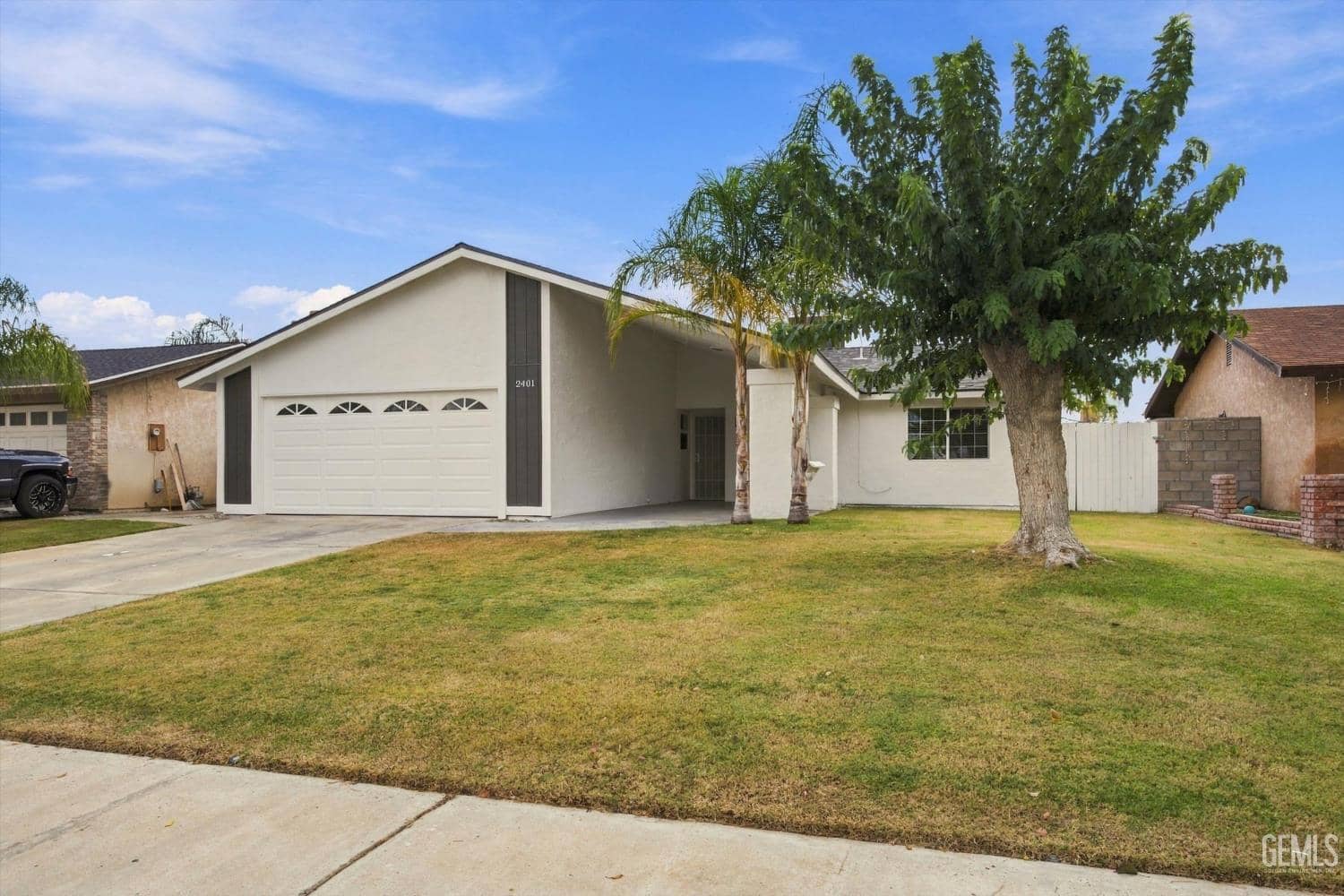 2401 Mandeline Court — photo 2