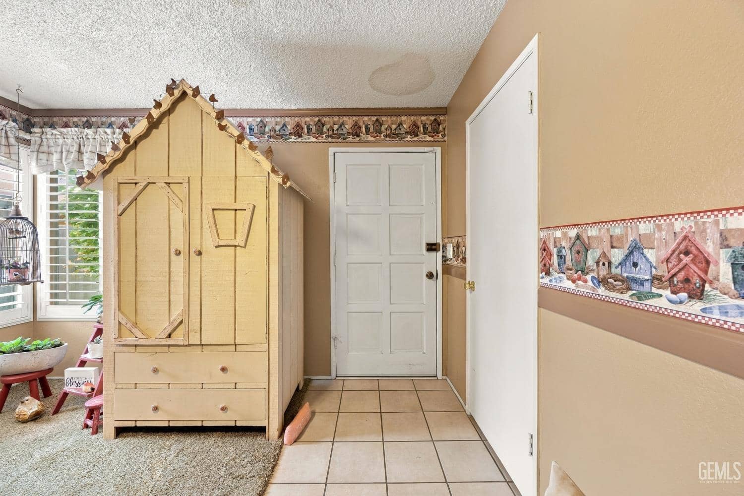 5215 Fillmore Avenue — photo 3