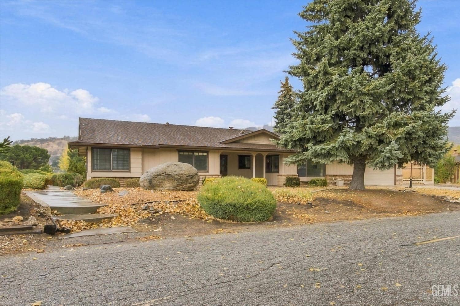 23761 Shoreline Ct — photo 2