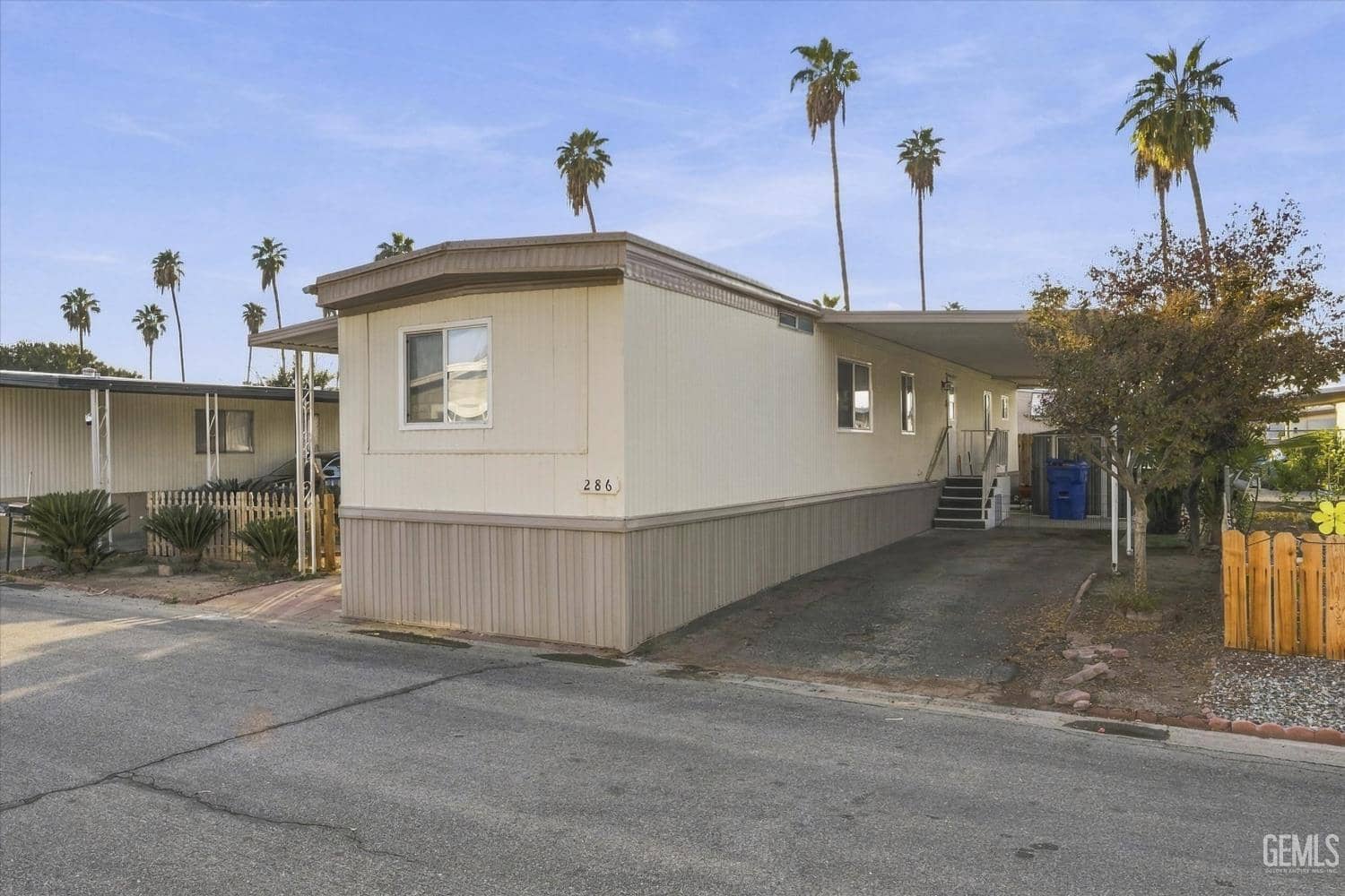 286 Florence Lane — photo 3