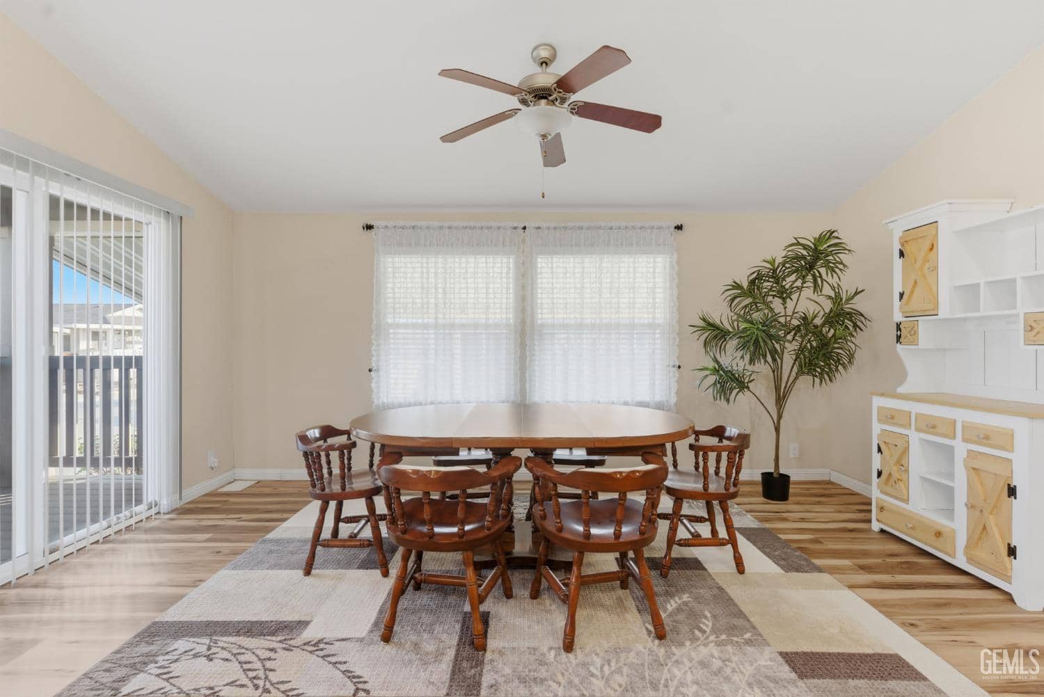 1225 Taft Highway — photo 3