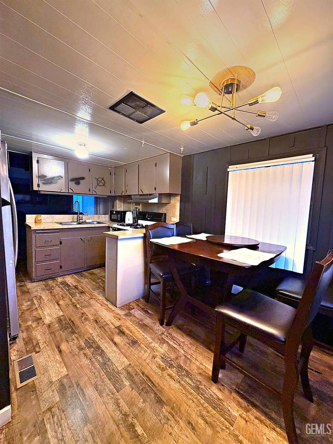510 Roberts Ln — photo 3